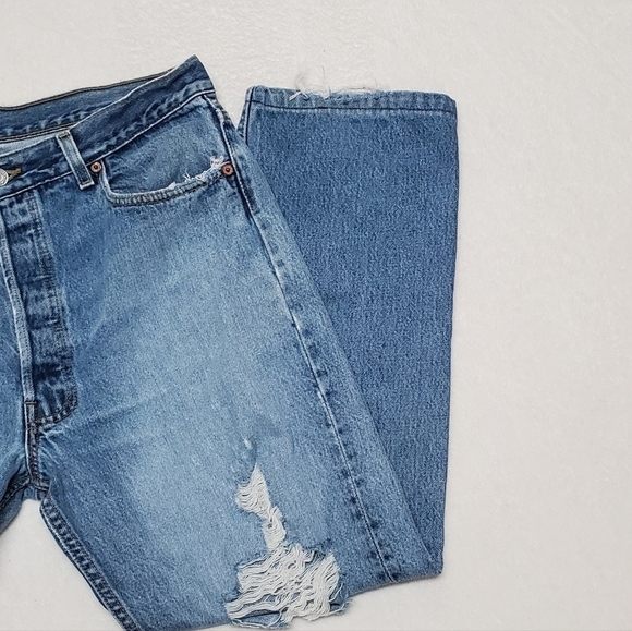 VINTAGE Levi's 501 Distressed High Rise Loose Fit Button-Fly Boyfriend Jeans - Picture 7 of 14